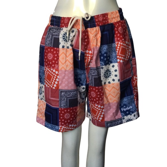 Feature - Picture 1 of 7